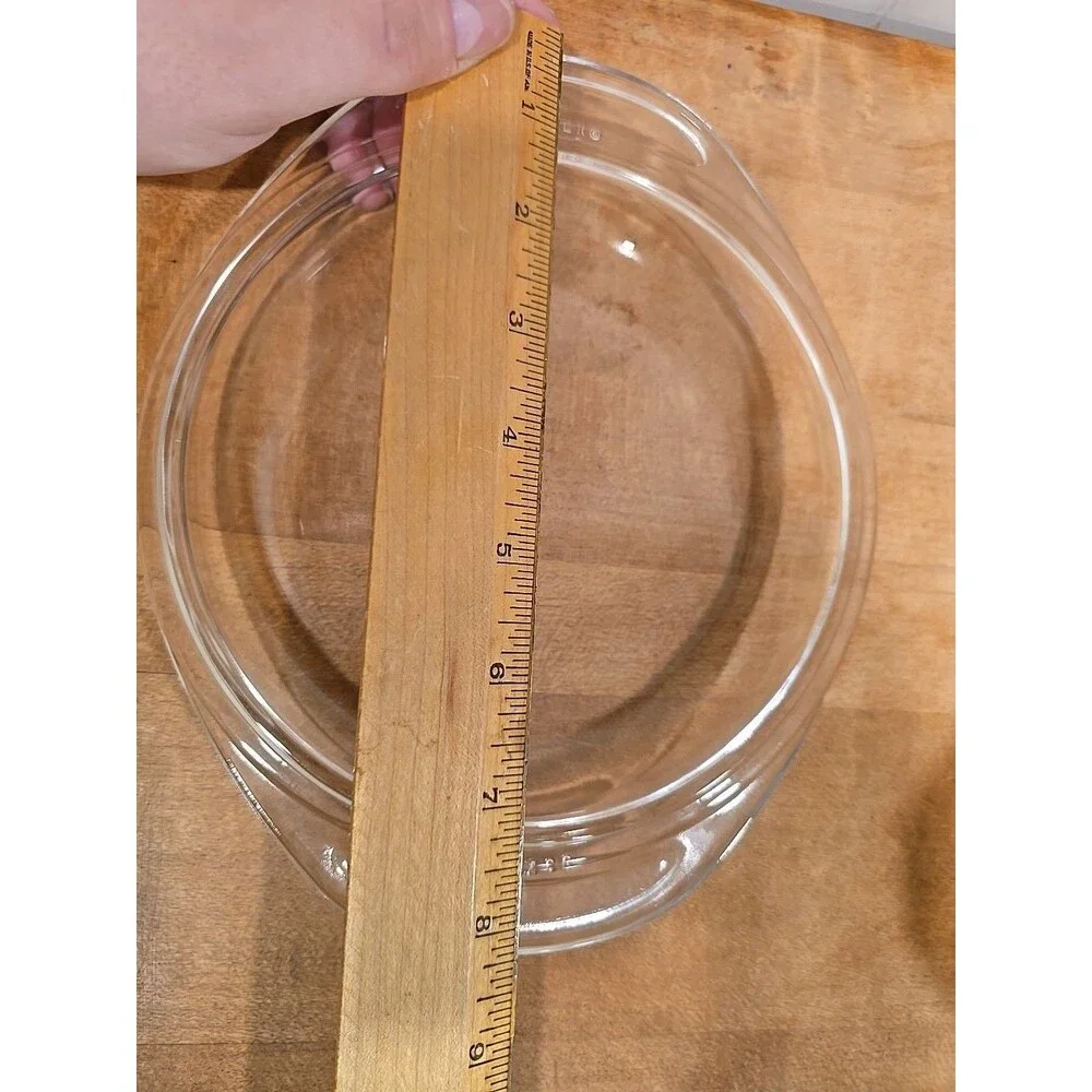 Pyrex vintage round